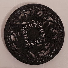 Dekorativer Gussteller aus